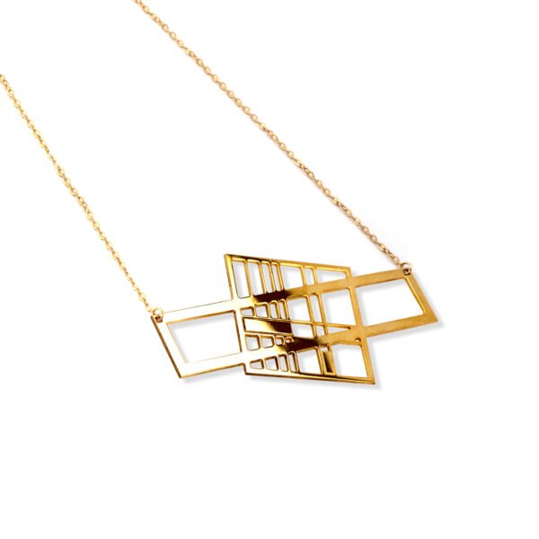 Collier Larkin